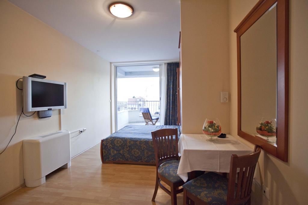 Studio Apartmani Bijeli Delfin Biograd Na Moru Phòng bức ảnh