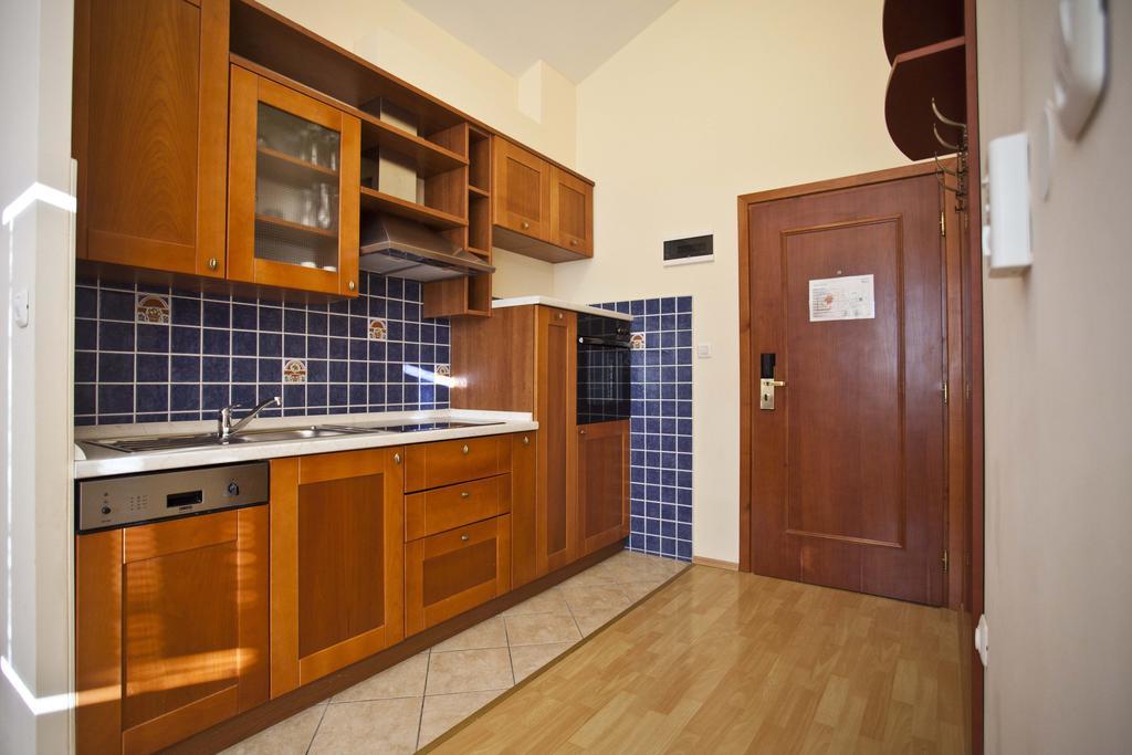 Studio Apartmani Bijeli Delfin Biograd Na Moru Ngoại thất bức ảnh