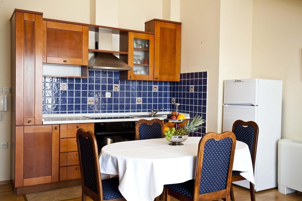 Studio Apartmani Bijeli Delfin Biograd Na Moru Phòng bức ảnh