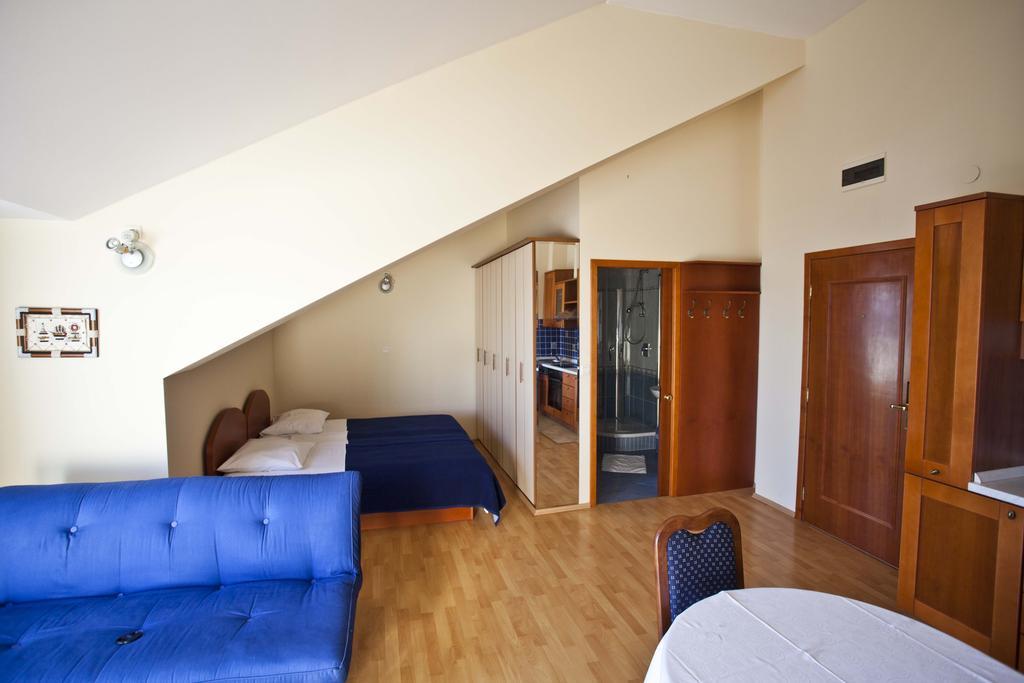 Studio Apartmani Bijeli Delfin Biograd Na Moru Phòng bức ảnh